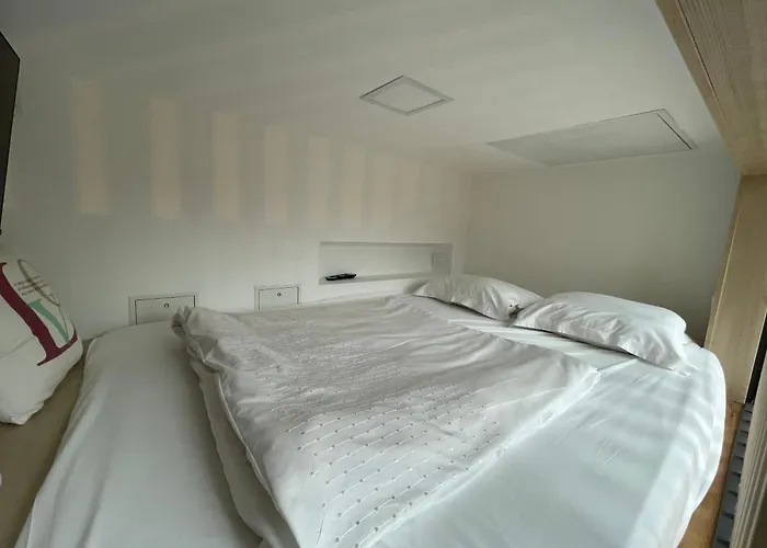 Apartment Obsidian