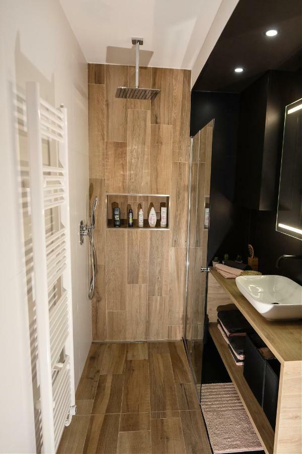 Obsidian Apartment *