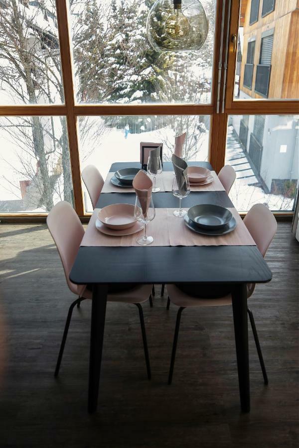 Obsidian Apartment *